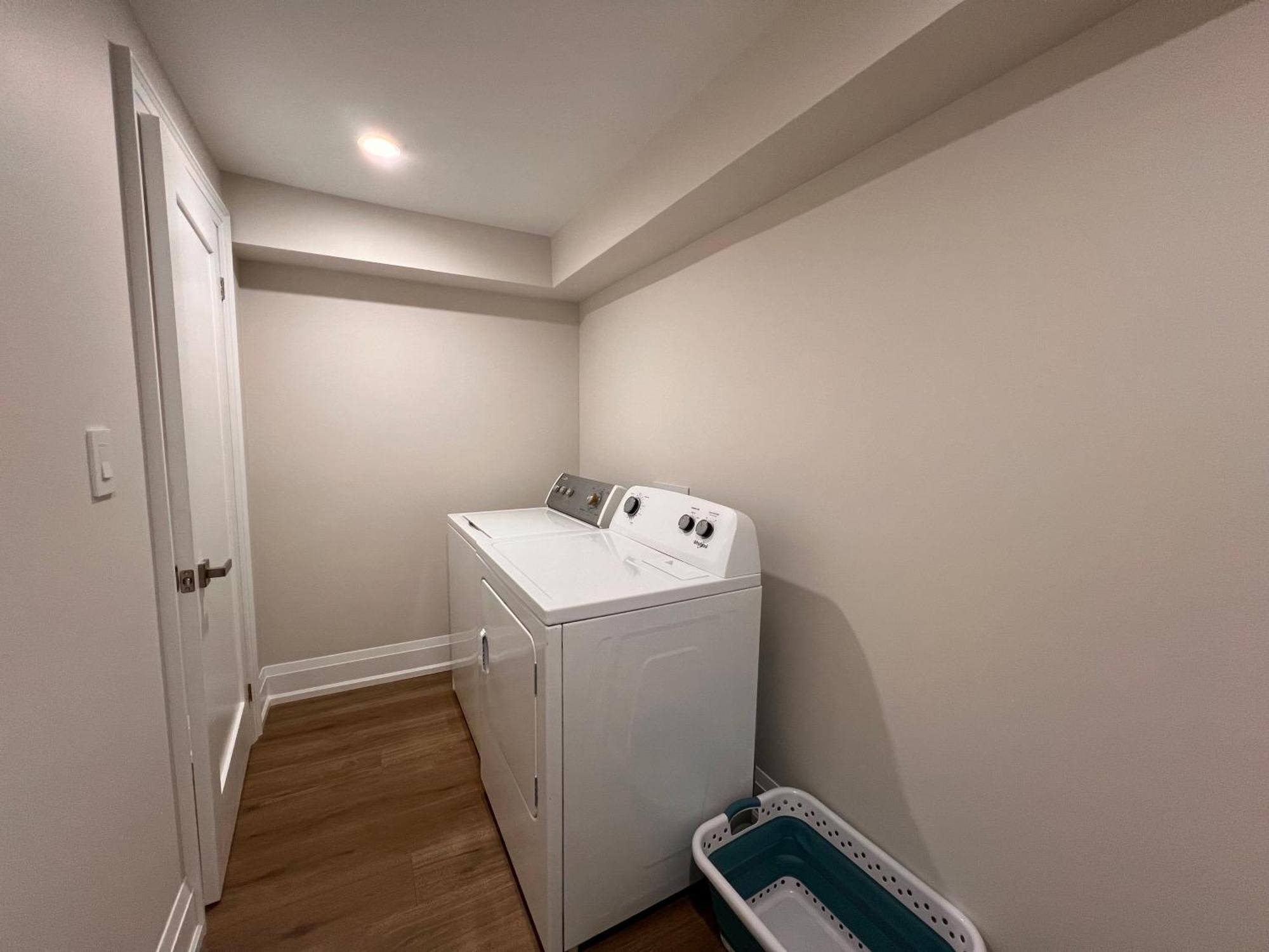 2 Bedroom 1 Parking Basement Unit Richmond Hill Exterior foto