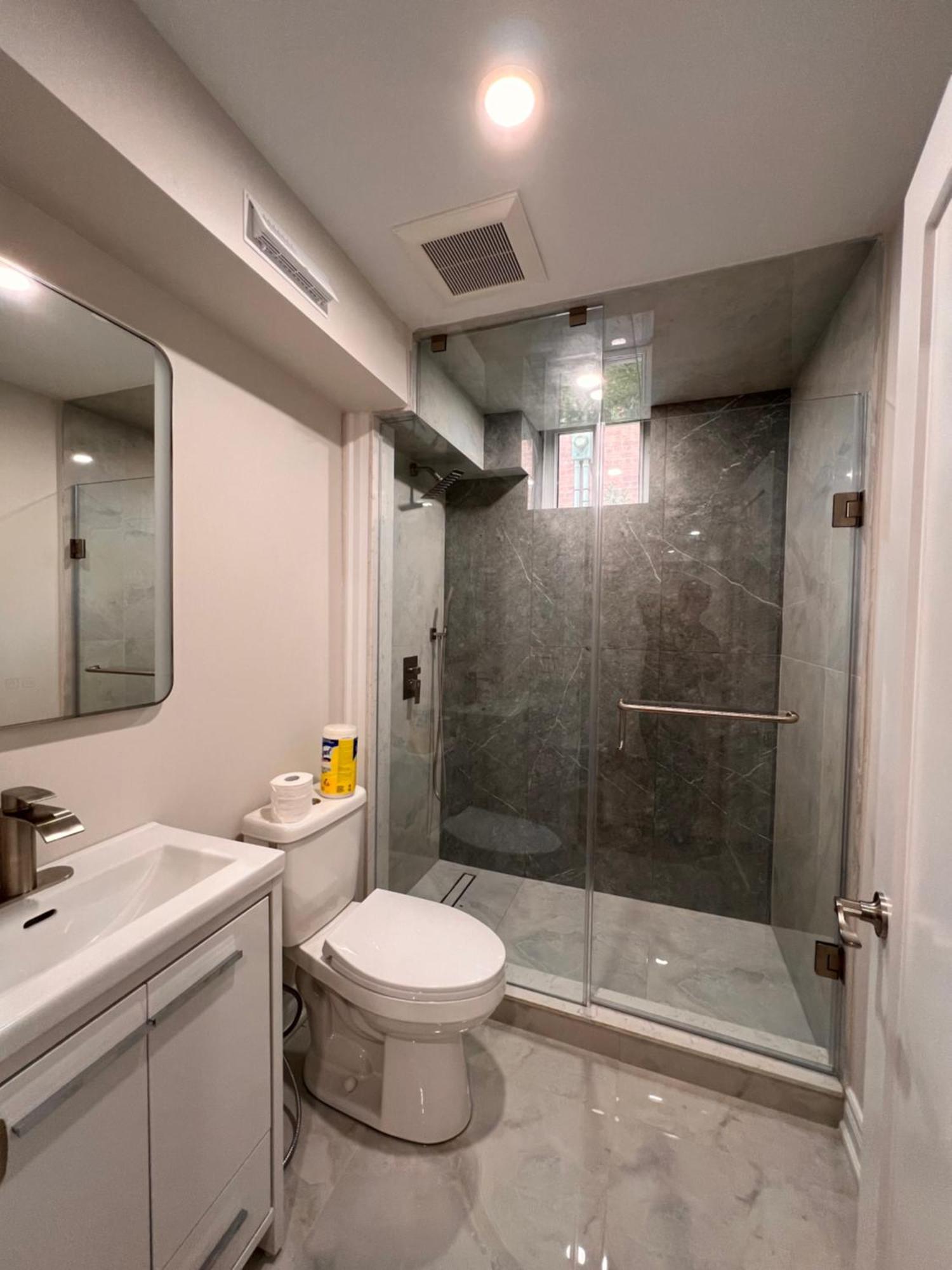 2 Bedroom 1 Parking Basement Unit Richmond Hill Exterior foto